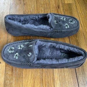 UGG Ansley Slippers!